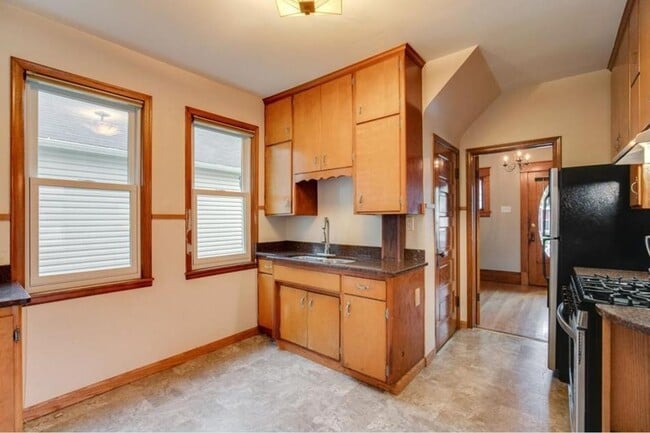 Building Photo - Charming 4 Bedroom/1.5 Bath Home for Rent