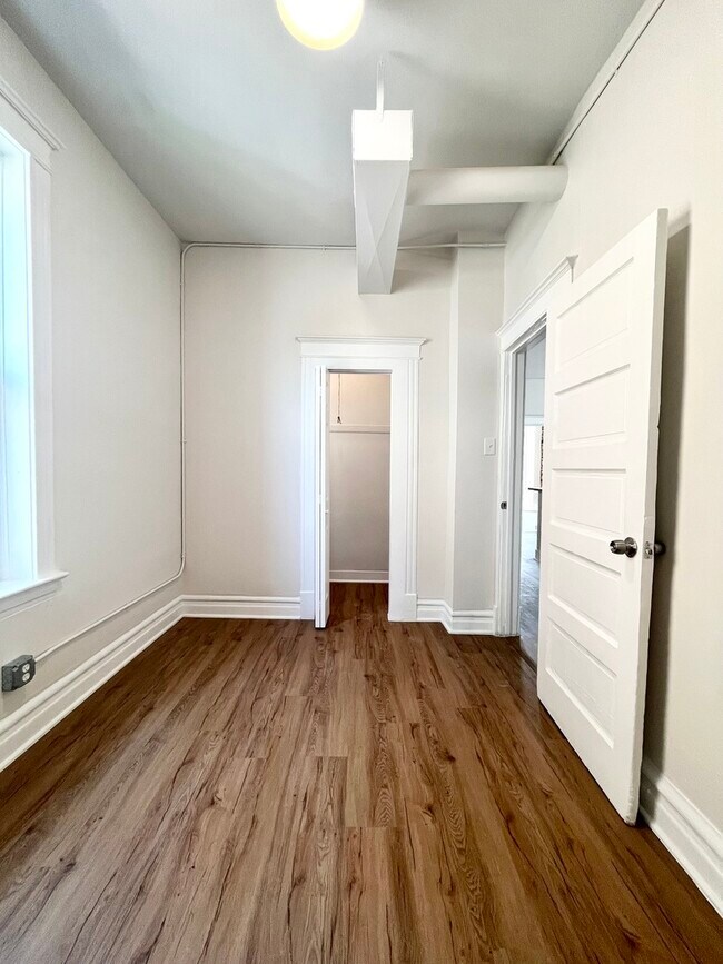 Building Photo - 2512 S Trumbull Ave
