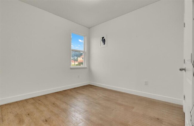 Building Photo - 437 Cinnamon Dr