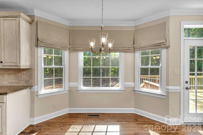 Building Photo - 1202 Coachman Dr