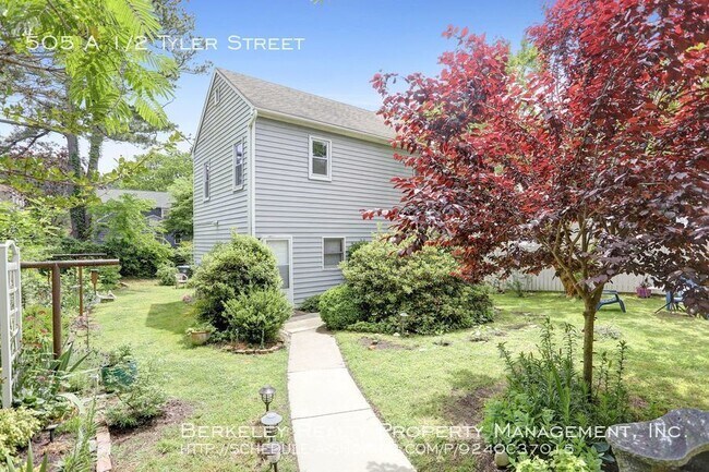 Building Photo - 505 1/2 Tyler Street - A