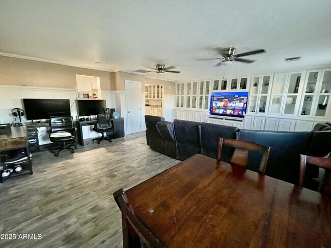 Building Photo - 1100 N Brown Ave