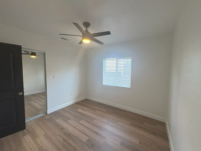 Building Photo - Available NOW Recently Renovated 3BR/3BA Home with Modern Finishes & Spacious Backyard Near Downt...