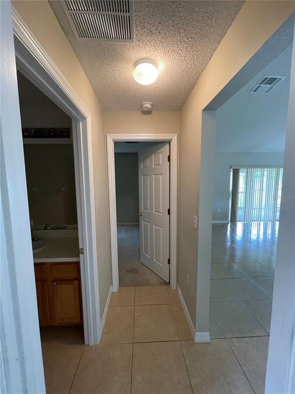 Building Photo - 207 Cranbrook Dr
