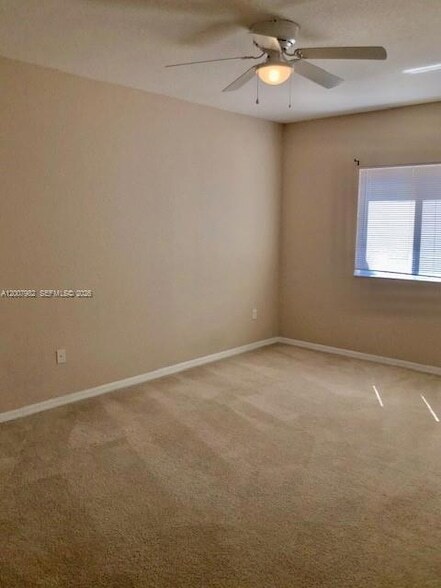 Building Photo - 2424 SE 19th Ct