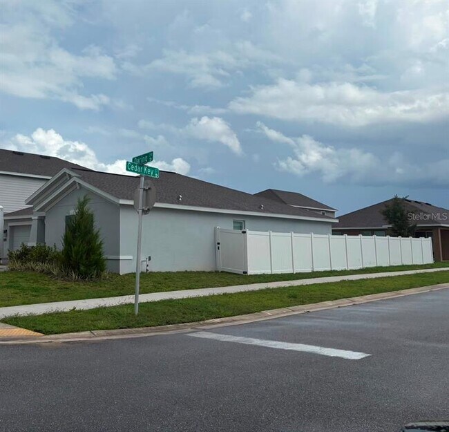 Building Photo - 655 Daring Dr