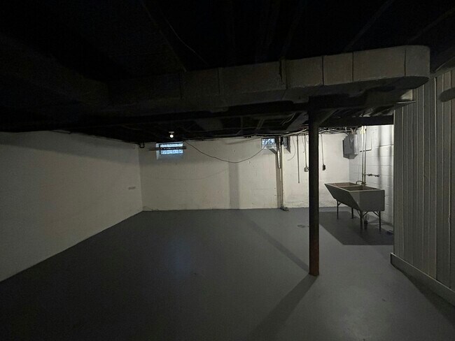 Building Photo - 11490 Laing St