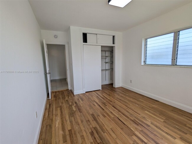 Building Photo - 7805 Crespi Blvd