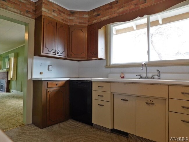 Building Photo - 172 Wellsville St