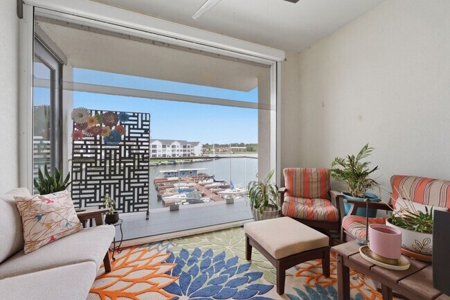 Building Photo - 15260 TX-105