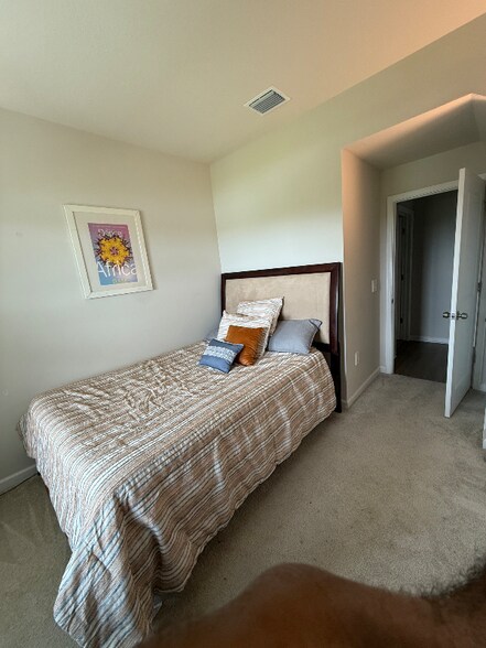 Building Photo - 12291 SW Forli Wy