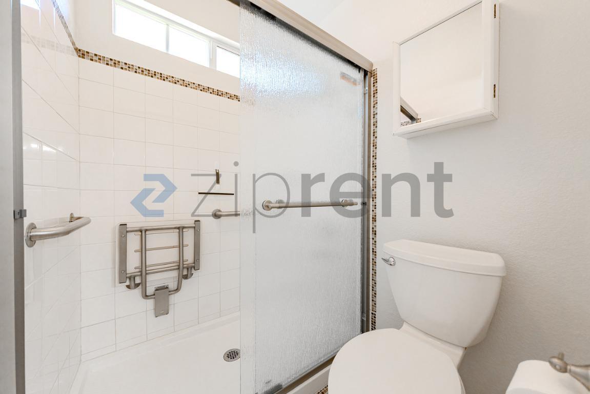 Building Photo - 38502 Juniper Tree Rd