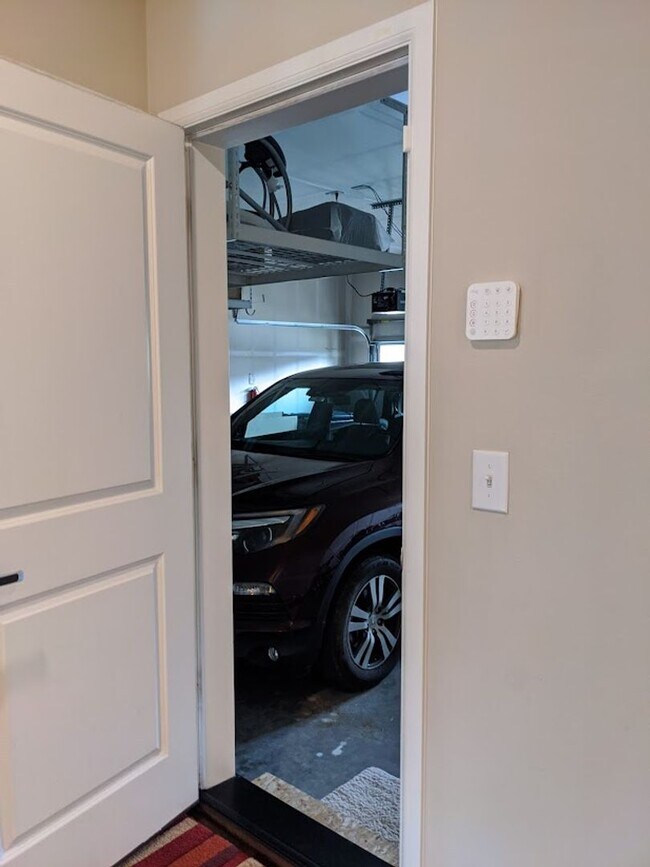 Building Photo - North Creek 4 Bedroom Home