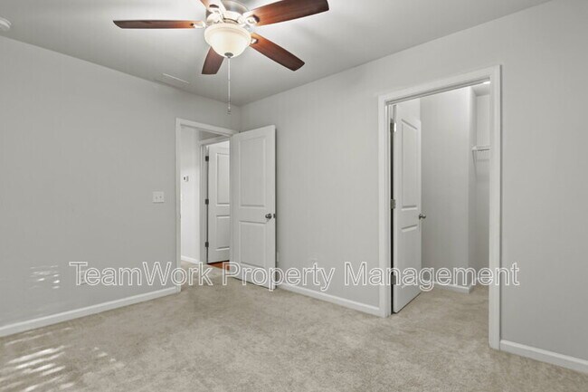 Building Photo - 145 Stoney Creek Way