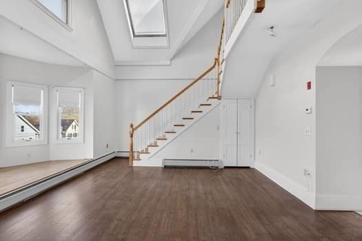 Building Photo - 102 Market St