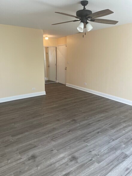 Entrance view from living - 650 Perrie Dr