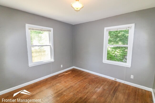 Building Photo - Completely remodeled 4 bedroom house just ...