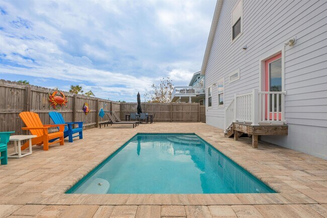 Building Photo - 6832 Middleton Ave