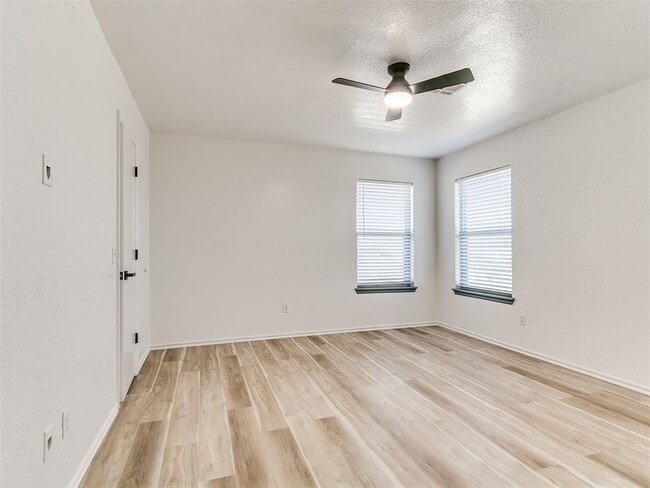 Building Photo - 3504 Quail Run Dr