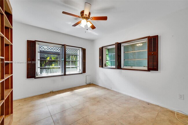 Building Photo - 12101 SW 68th Ct