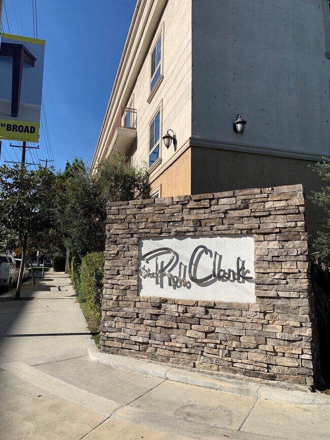 Building Photo - 141 S Clark Dr