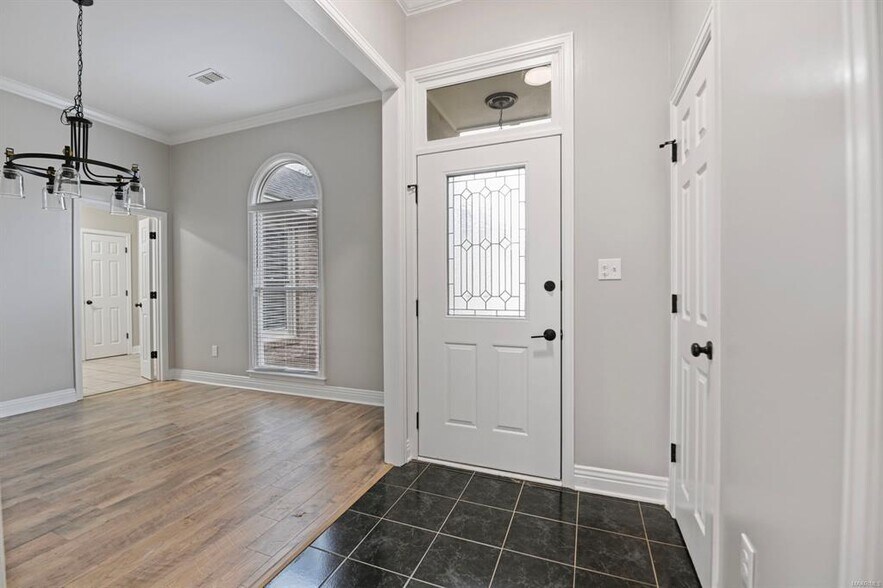 Building Photo - 8920 Green Chase Dr