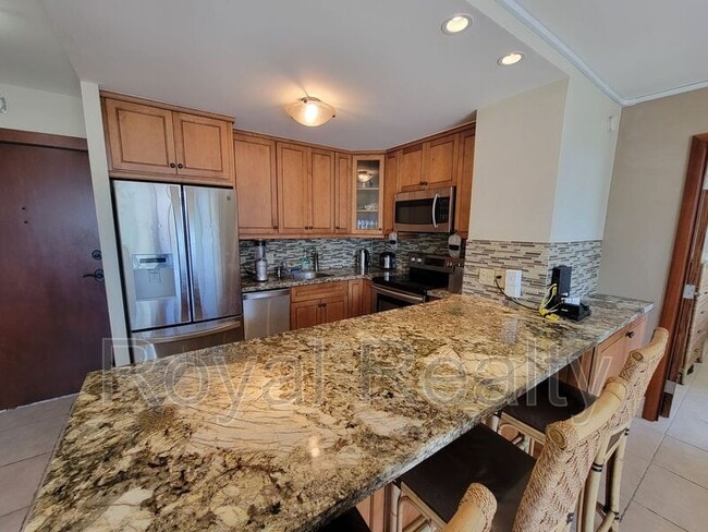 Building Photo - 1925 Kalakaua Ave