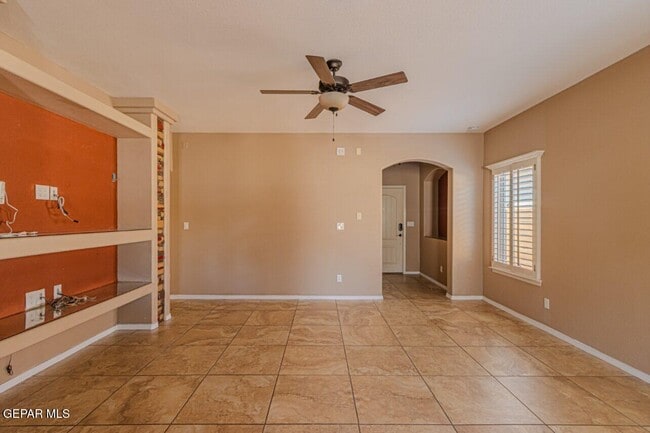 Building Photo - 3824 Loma Brisa Dr