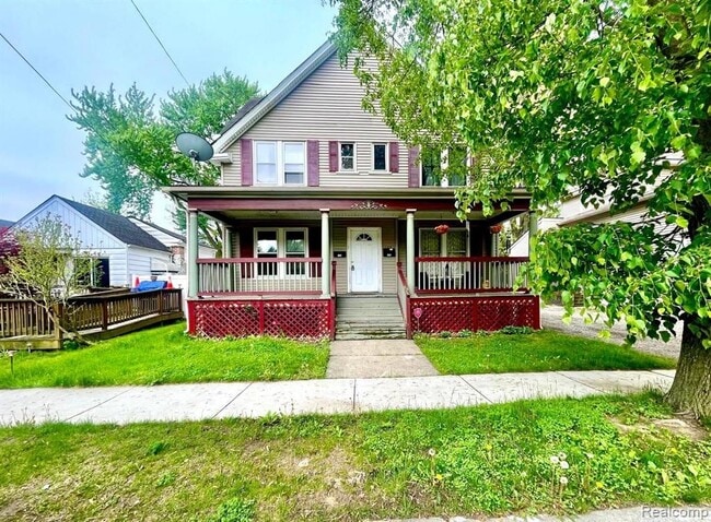 Primary Photo - 143 Clinton St