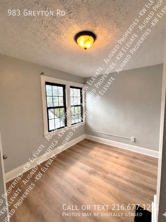 Building Photo - 983 Greyton Rd