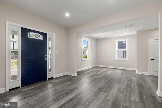 Building Photo - 505 McCabe Ave