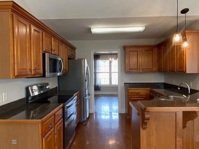 Building Photo - 1041 Foxglove St