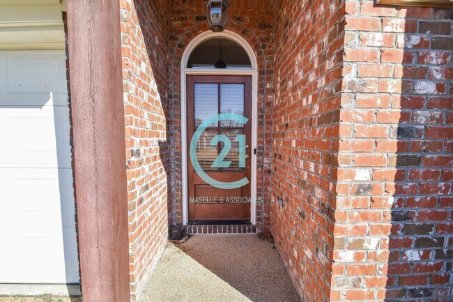 Building Photo - 3 Bed/2 Bath Home in Ashbrooke