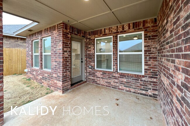 Building Photo - 12504 SW 12th St