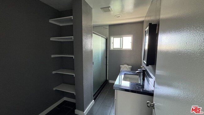 Building Photo - 1255 Velasco St