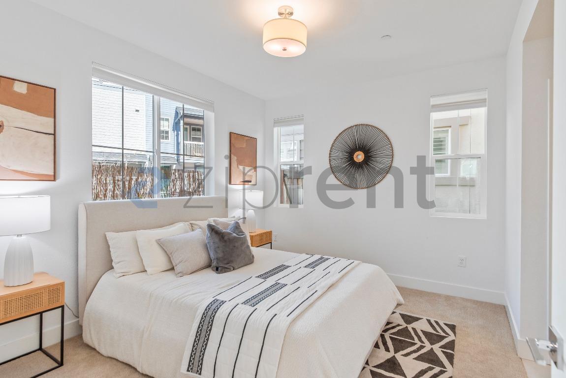 Building Photo - 37380 Watersail Way