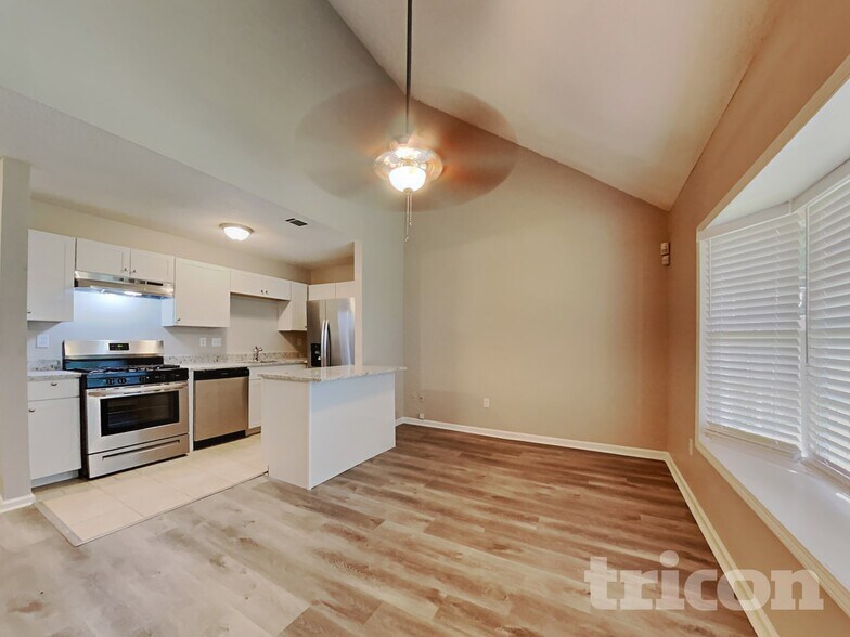 Building Photo - 2378 Iron Horse Dr