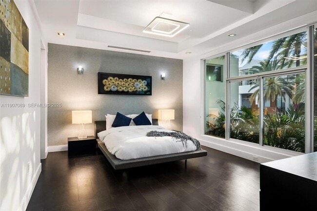 Building Photo - 300 Royal Plaza Dr