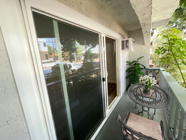 Building Photo - 9612 Lucerne Ave