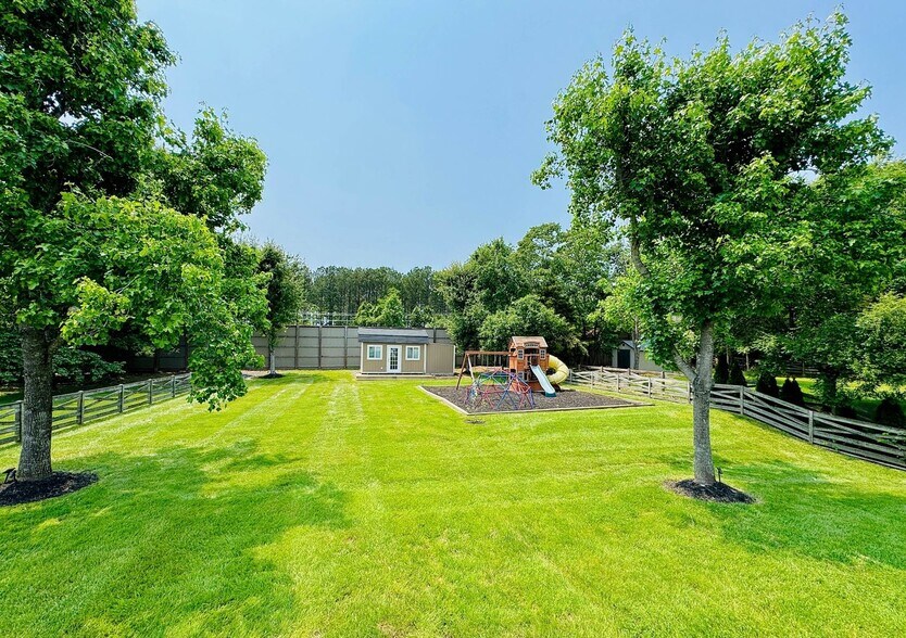 Building Photo - 5736 Caribbean Ct