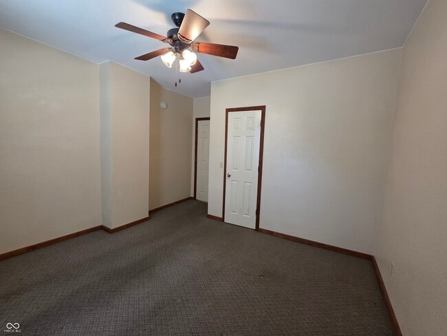 Building Photo - 323 S East St