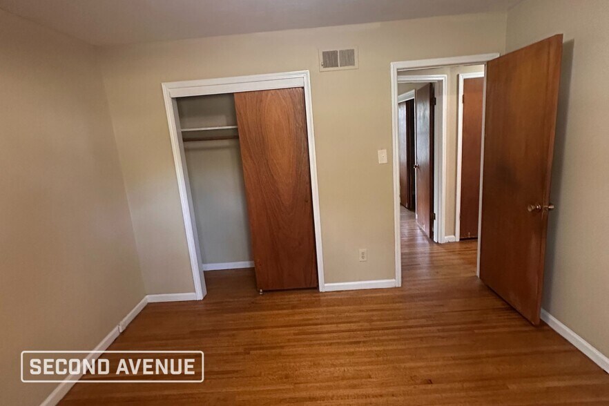 Building Photo - 3065 Egan Dr