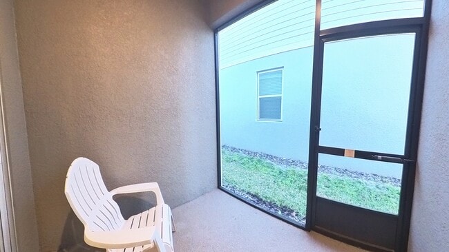 Building Photo - 554 Orient Ave