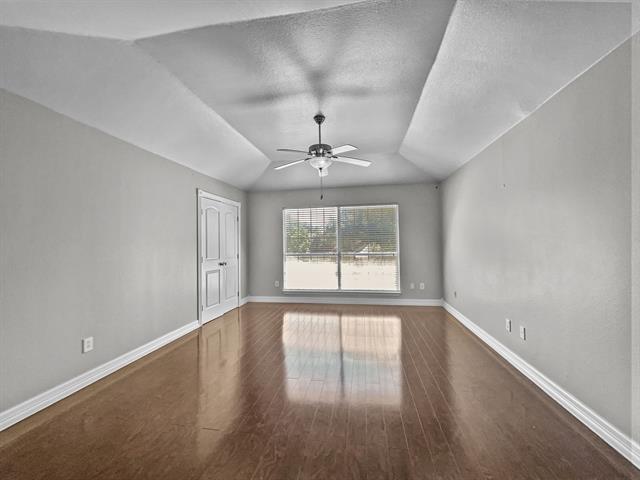 Building Photo - 2132 Cliffside Dr