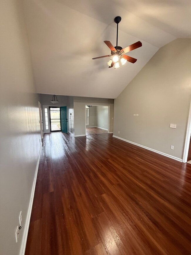 Building Photo - HOME FOR LEASE 4 BR 2 BATH RANCHSTYLE  SPLIT FLOOR PLAN AND OPEN  LARGE  FENCED BACKYARD  CONVENI...