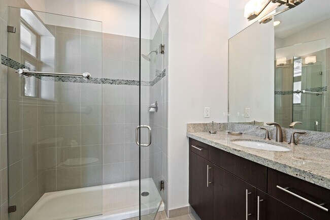 Building Photo - 95 Isle of Venice Dr