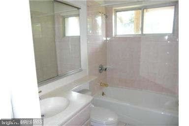 Building Photo - 1509 Pickford Ln