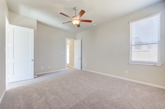Building Photo - 4203 Maple Glen Dr