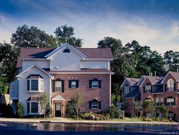 Building Photo - 19 Pinnacle Dr