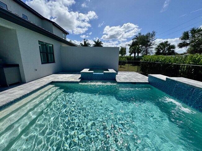 Building Photo - 14716 Kingfisher Lp